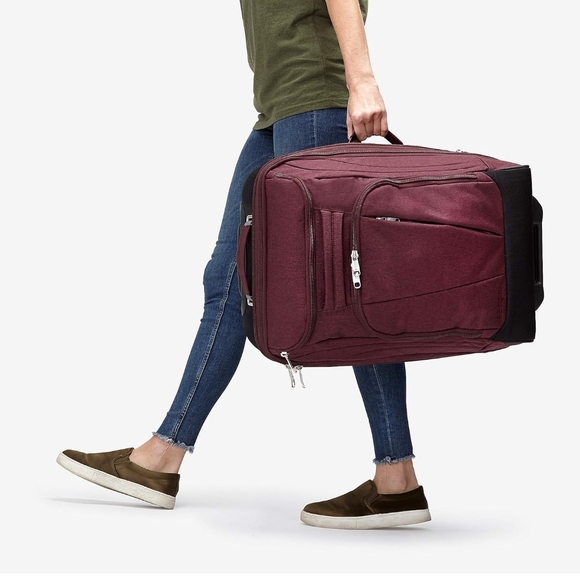 Stylish Limited Edition Emerald Travel Bag - Picture 4 of 11